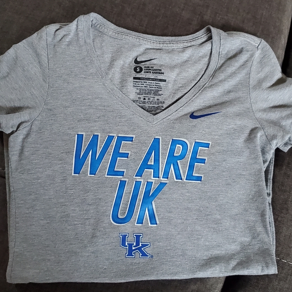 NWOT Nike University of Kentucky T-Shirt